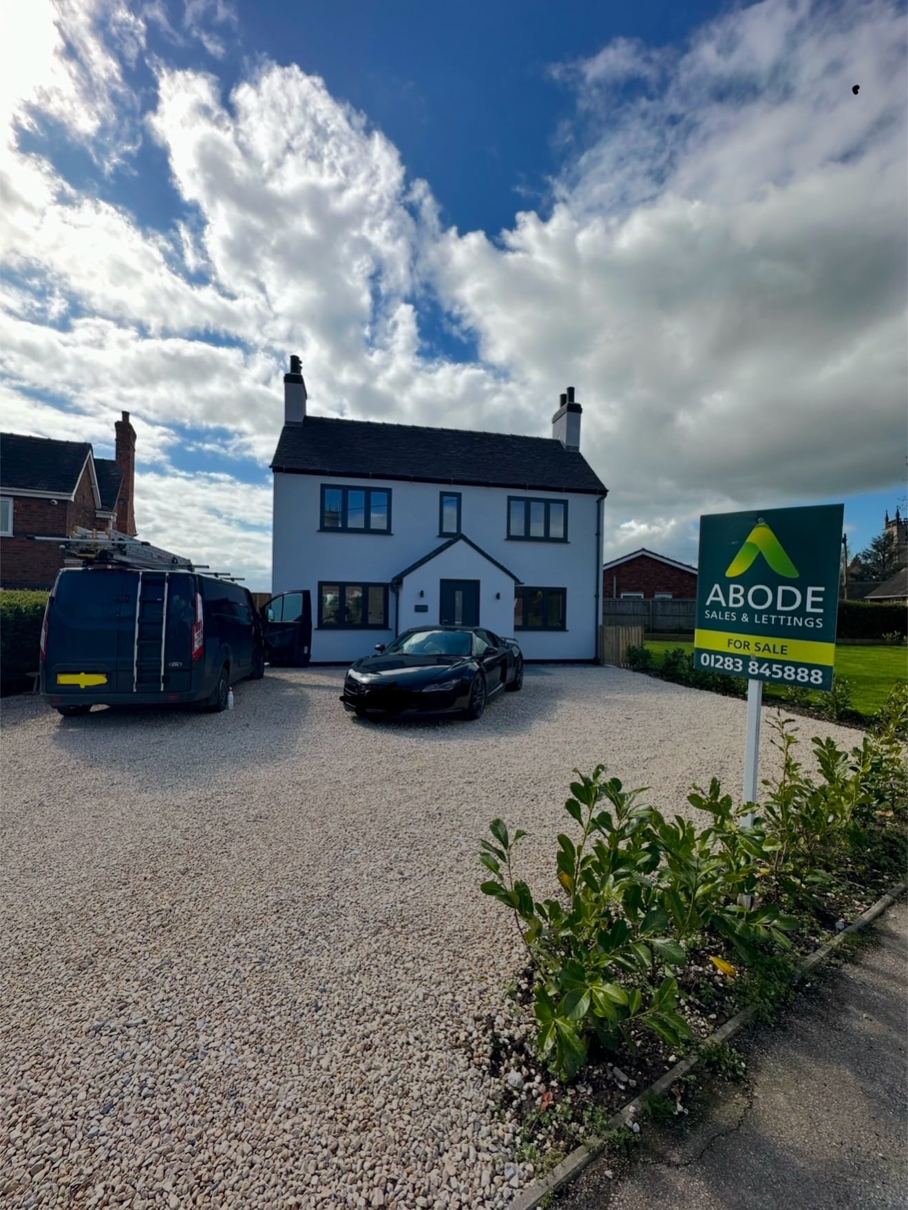Modern House for Sale with Spacious Driveway